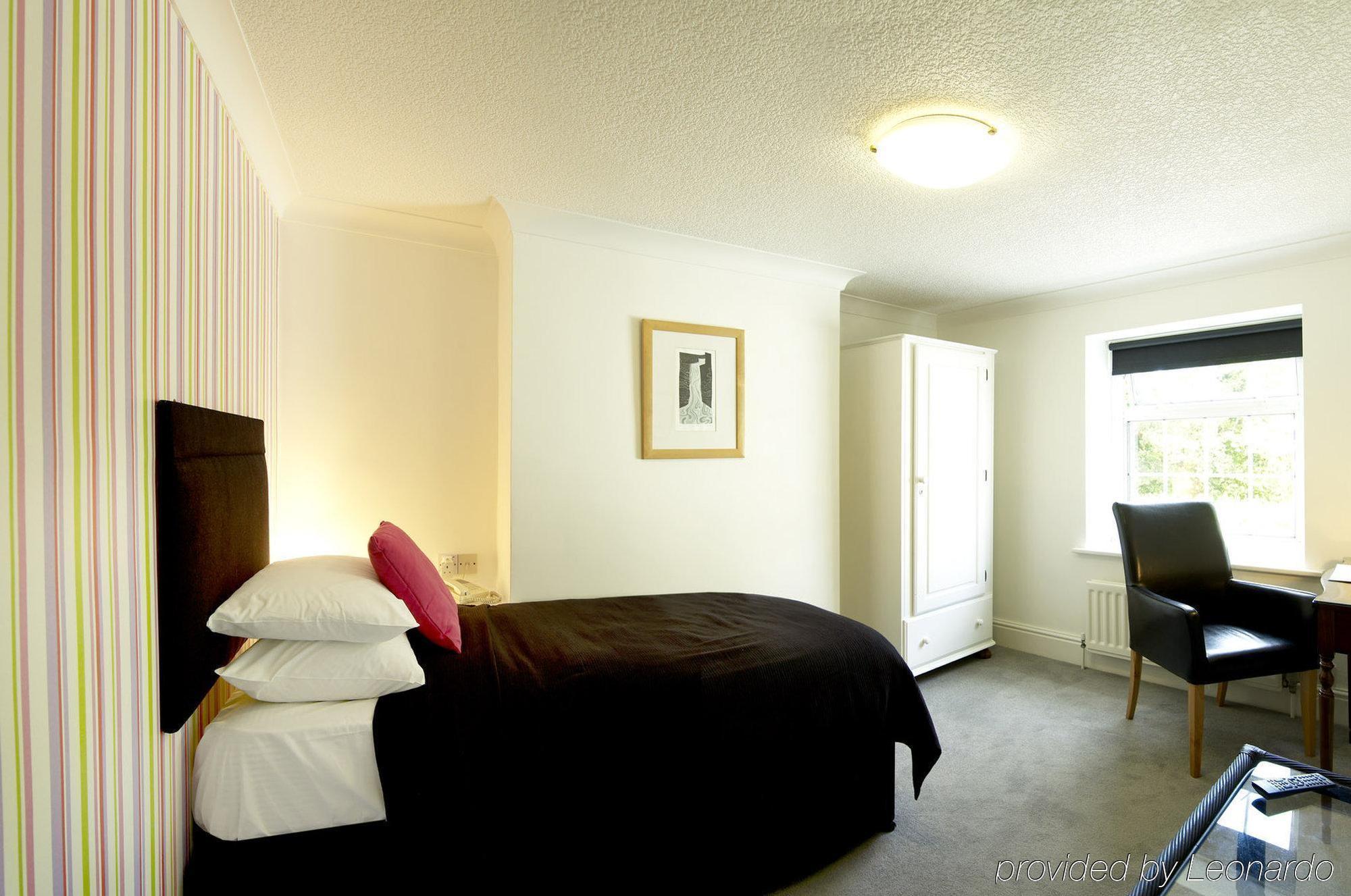 Charlton Kings Hotel Cheltenham Room photo